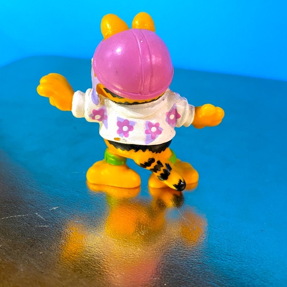 GARFIELD THE CAT VTG 1981 COMIC STRIP CHARACTER COLLECTIBLE PVC TOY 2” - Picture 2 of 9